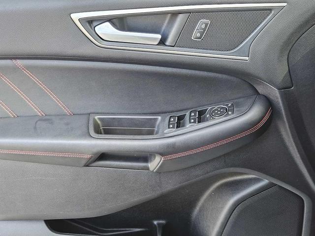 Photo of 2020 Star White Ford Edge