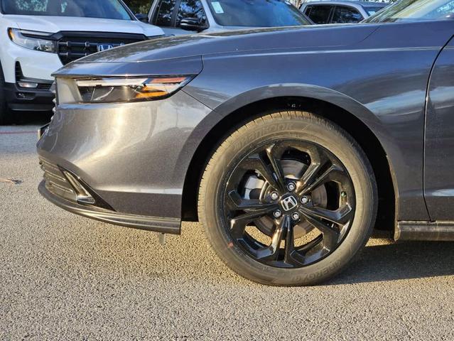 Photo of 2025 Meteorite Gray Metallic Honda Accord