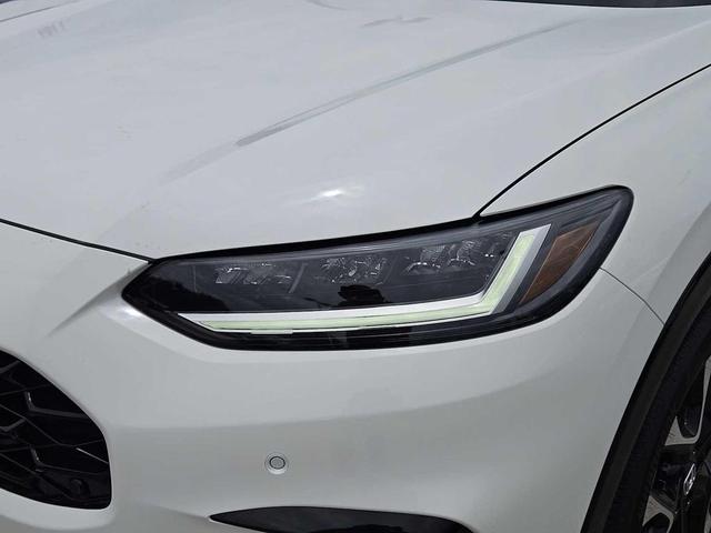 Photo of 2026 Platinum White Pearl Honda HR-V