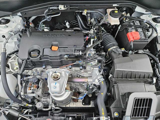 Photo of 2026 Platinum White Pearl Honda HR-V