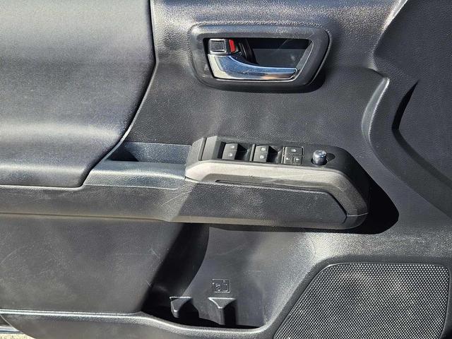 Photo of 2017 Black Toyota Tacoma
