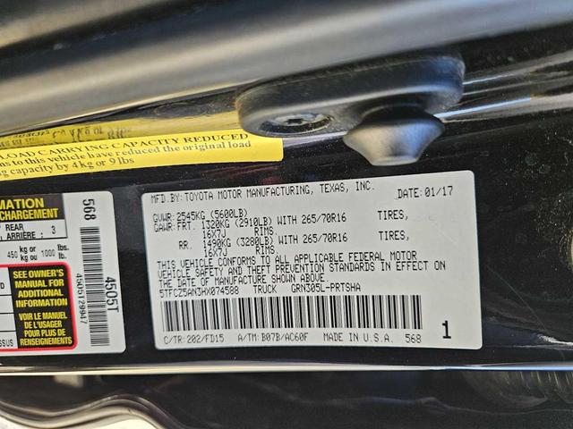 Photo of 2017 Black Toyota Tacoma