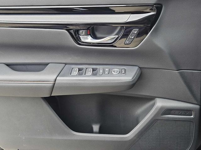 Photo of 2026 Crystal Black Pearl Honda CR-V Hybrid