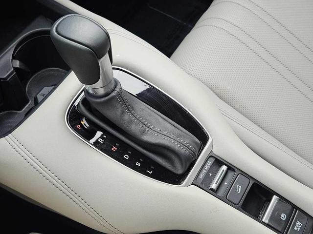 Photo of 2025 Gray Honda HR-V