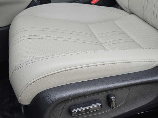 Photo of 2025 Gray Honda HR-V