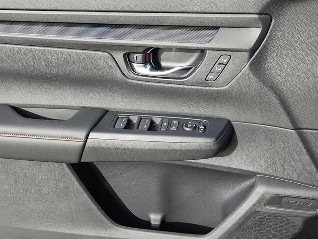 Photo of 2026 Solar Silver Metallic Honda CR-V Hybrid