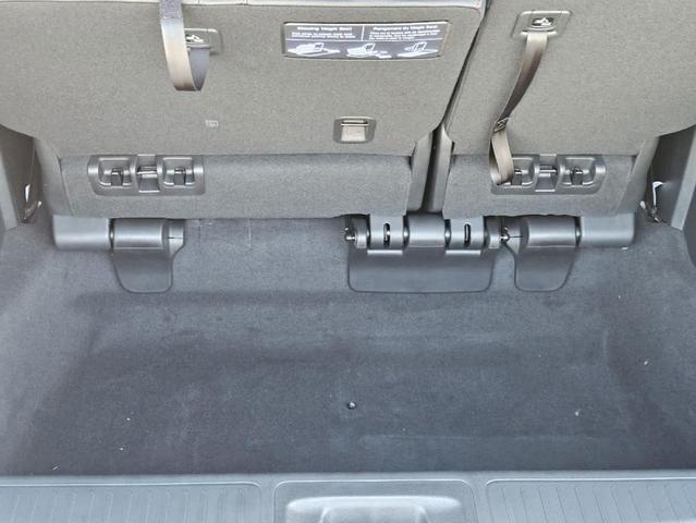 Photo of 2025 Platinum White Pearl Honda Odyssey