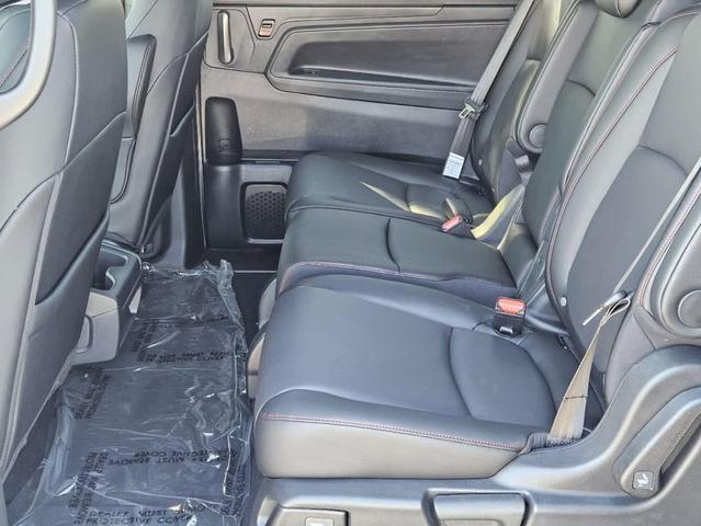 Photo of 2025 Platinum White Pearl Honda Odyssey