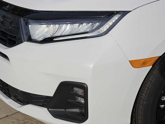 Photo of 2025 Platinum White Pearl Honda Odyssey