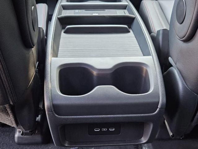 Photo of 2025 Platinum White Pearl Honda Odyssey