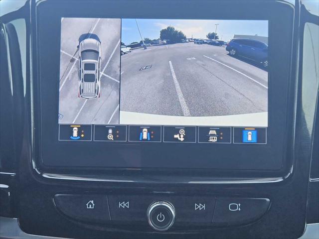Photo of 2022 Summit White Chevrolet Traverse