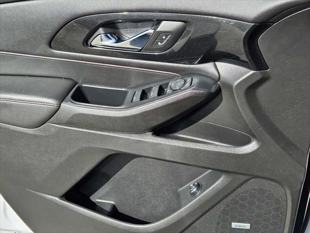 Photo of 2022 Summit White Chevrolet Traverse