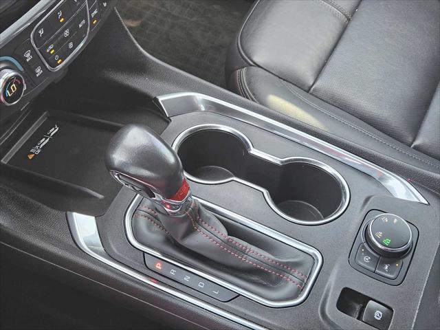 Photo of 2022 Summit White Chevrolet Traverse