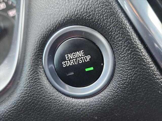 Photo of 2022 Summit White Chevrolet Traverse