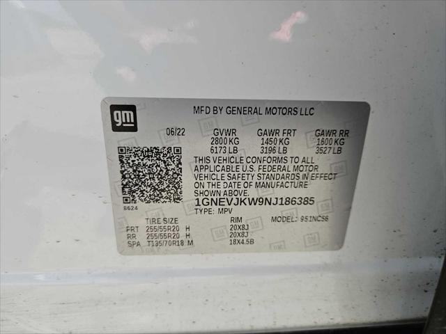 Photo of 2022 Summit White Chevrolet Traverse