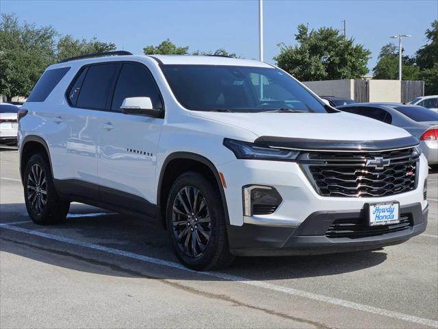 Photo of 2022 Summit White Chevrolet Traverse