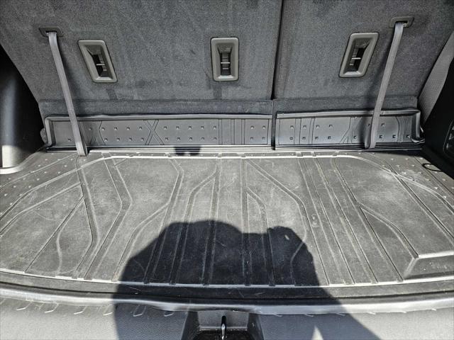 Photo of 2022 Summit White Chevrolet Traverse