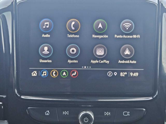 Photo of 2022 Summit White Chevrolet Traverse