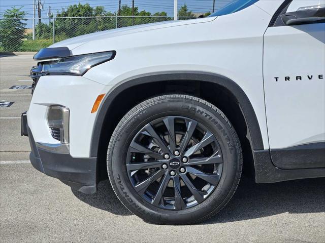 Photo of 2022 Summit White Chevrolet Traverse