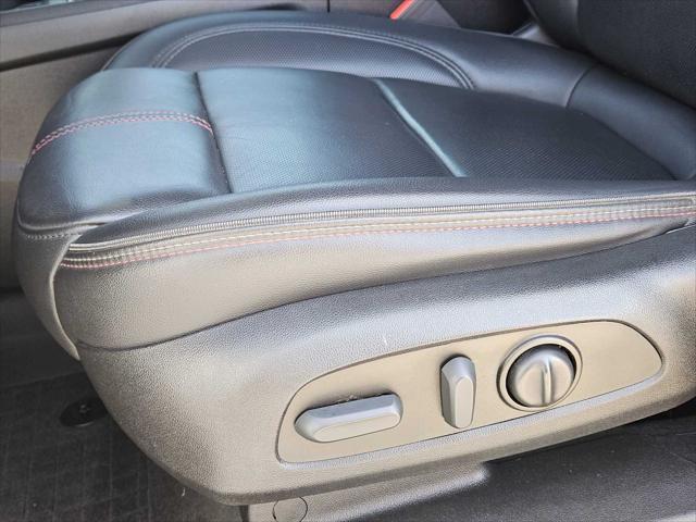 Photo of 2022 Summit White Chevrolet Traverse