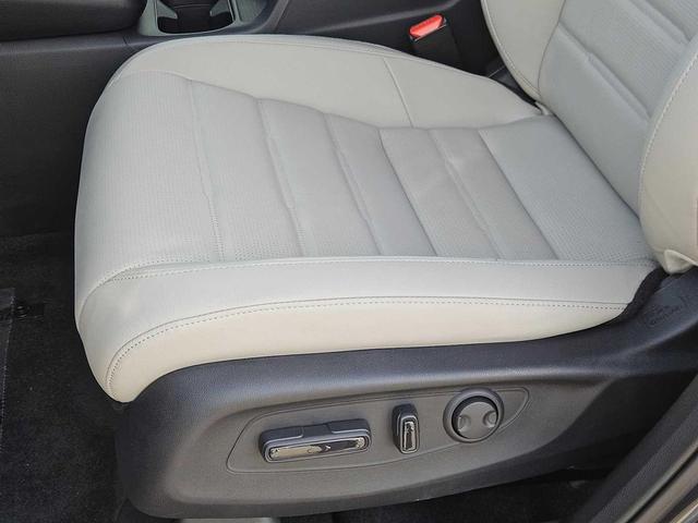 Photo of 2026 Crystal Black Pearl Honda CR-V