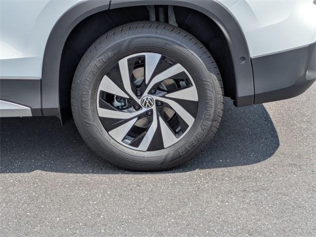 Photo of 2025 Pure White Volkswagen Tiguan