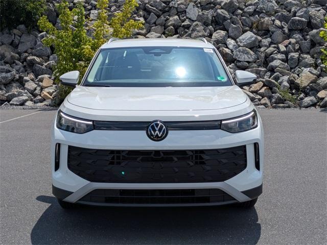 Photo of 2025 Pure White Volkswagen Tiguan
