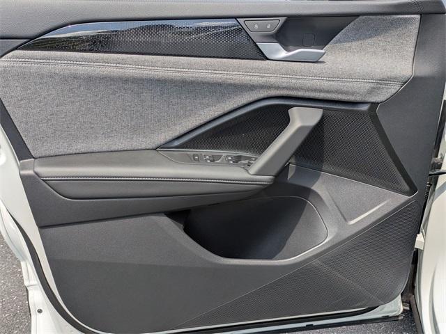 Photo of 2025 Pure White Volkswagen Tiguan