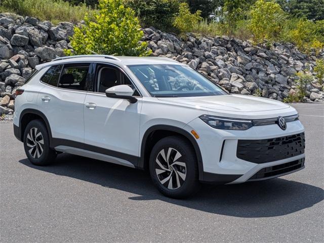 Photo of 2025 Pure White Volkswagen Tiguan