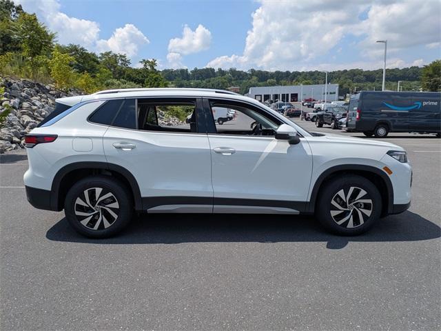 Photo of 2025 Pure White Volkswagen Tiguan
