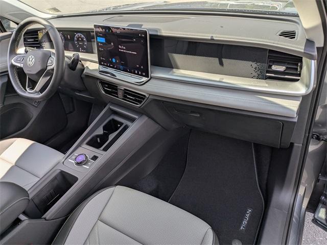Photo of 2025 Platinum Gray Metallic Volkswagen Tiguan