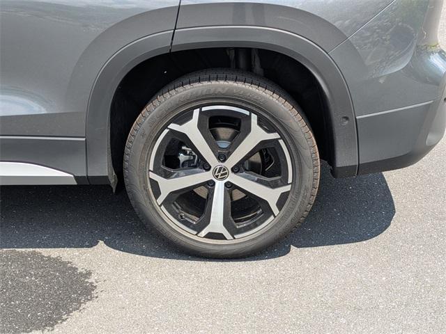 Photo of 2025 Platinum Gray Metallic Volkswagen Tiguan