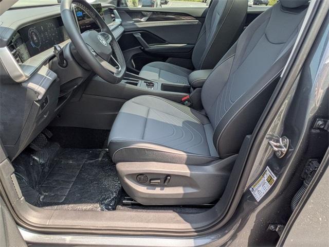 Photo of 2025 Platinum Gray Metallic Volkswagen Tiguan