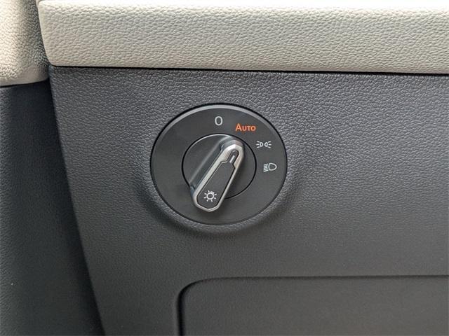 Photo of 2025 Platinum Gray Metallic Volkswagen Taos
