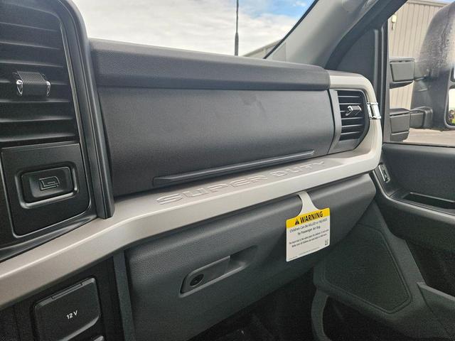 Photo of 2025 Agate Black Metallic Ford F-350