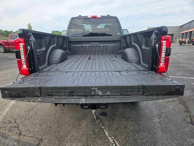 Photo of 2025 Agate Black Metallic Ford F-350