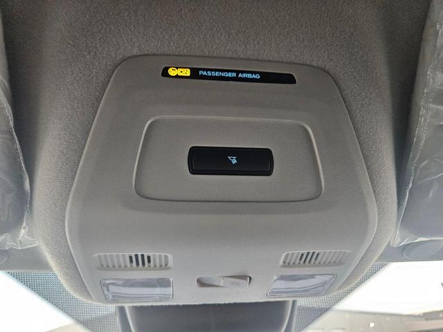 Photo of 2023 Oxford White Ford Transit-250