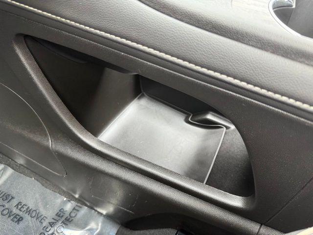 Photo of 2023 Summit White GMC Acadia