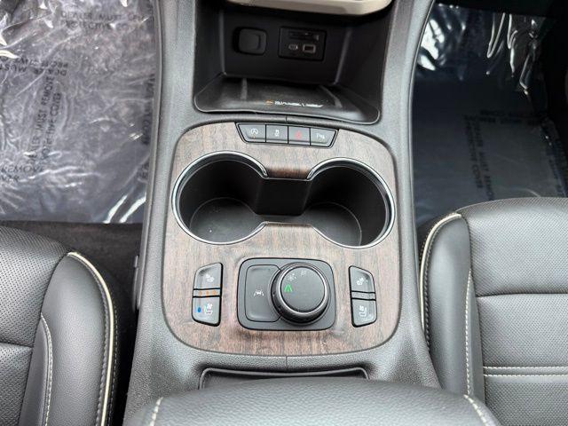 Photo of 2023 Summit White GMC Acadia