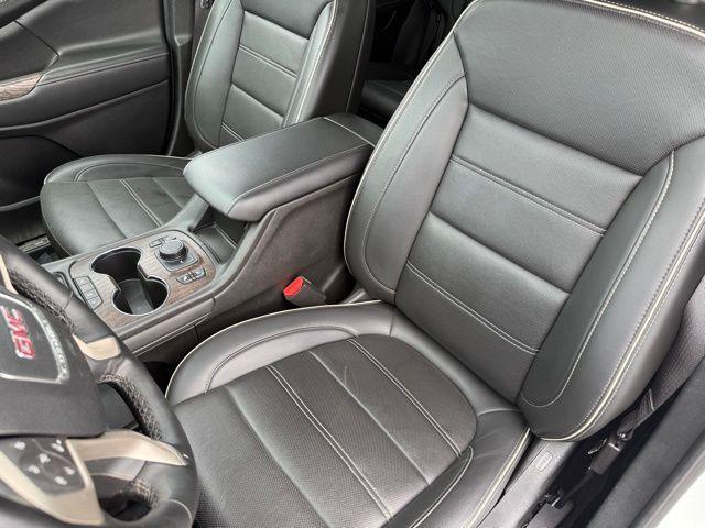 Photo of 2023 Summit White GMC Acadia