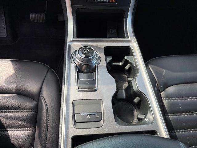Photo of 2024 Oxford White Ford Edge