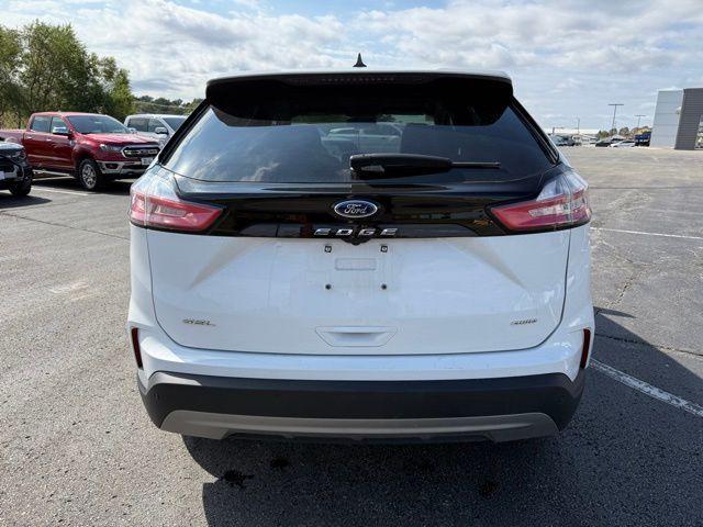 Photo of 2024 Oxford White Ford Edge
