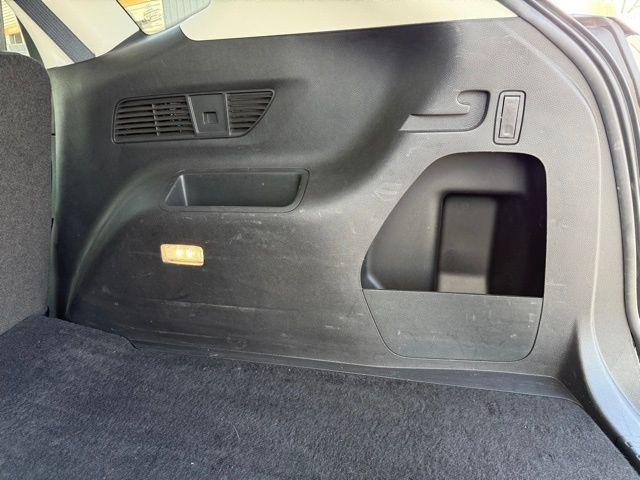 Photo of 2024 Oxford White Ford Edge