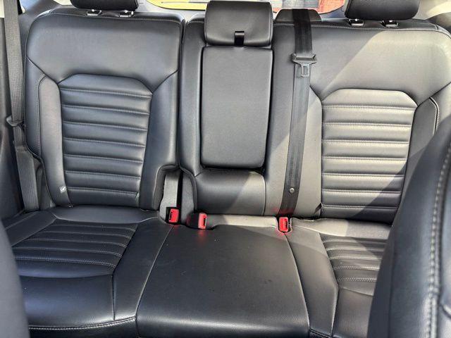 Photo of 2024 Oxford White Ford Edge