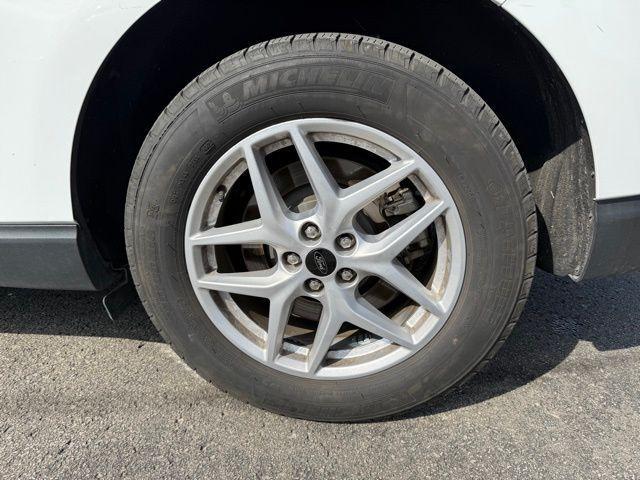 Photo of 2024 Oxford White Ford Edge