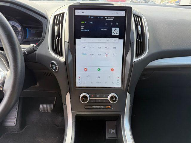 Photo of 2024 Oxford White Ford Edge