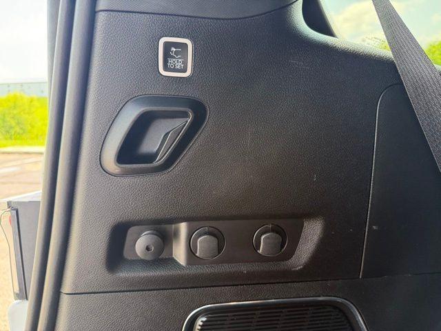 Photo of 2024 Bright White Clearcoat Jeep Wagoneer