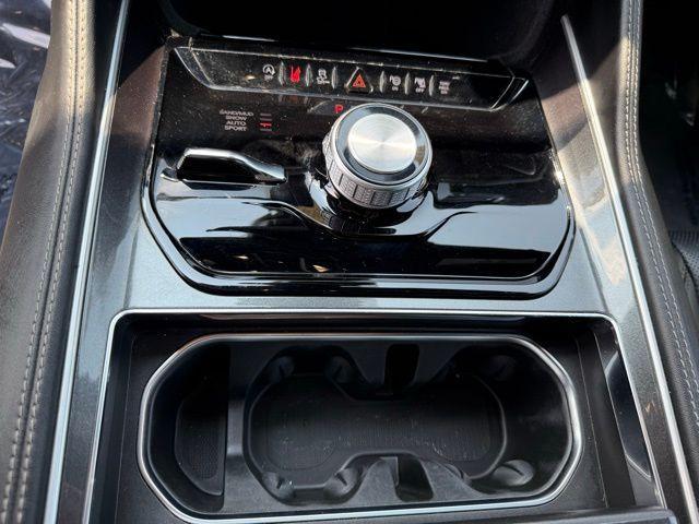 Photo of 2024 Bright White Clearcoat Jeep Wagoneer