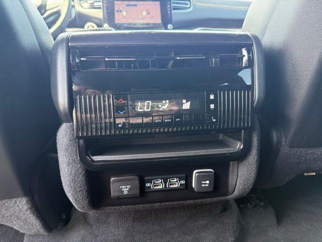 Photo of 2024 Bright White Clearcoat Jeep Wagoneer
