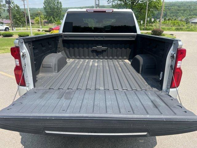 Photo of 2022 Silver Ice Metallic Chevrolet Silverado 1500